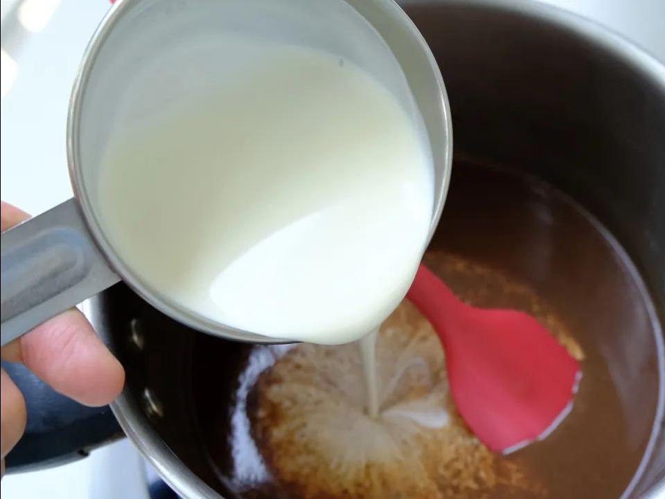 简单无需冷藏好吃的冰淇淋做法,最简单的冰淇淋不用打蛋器