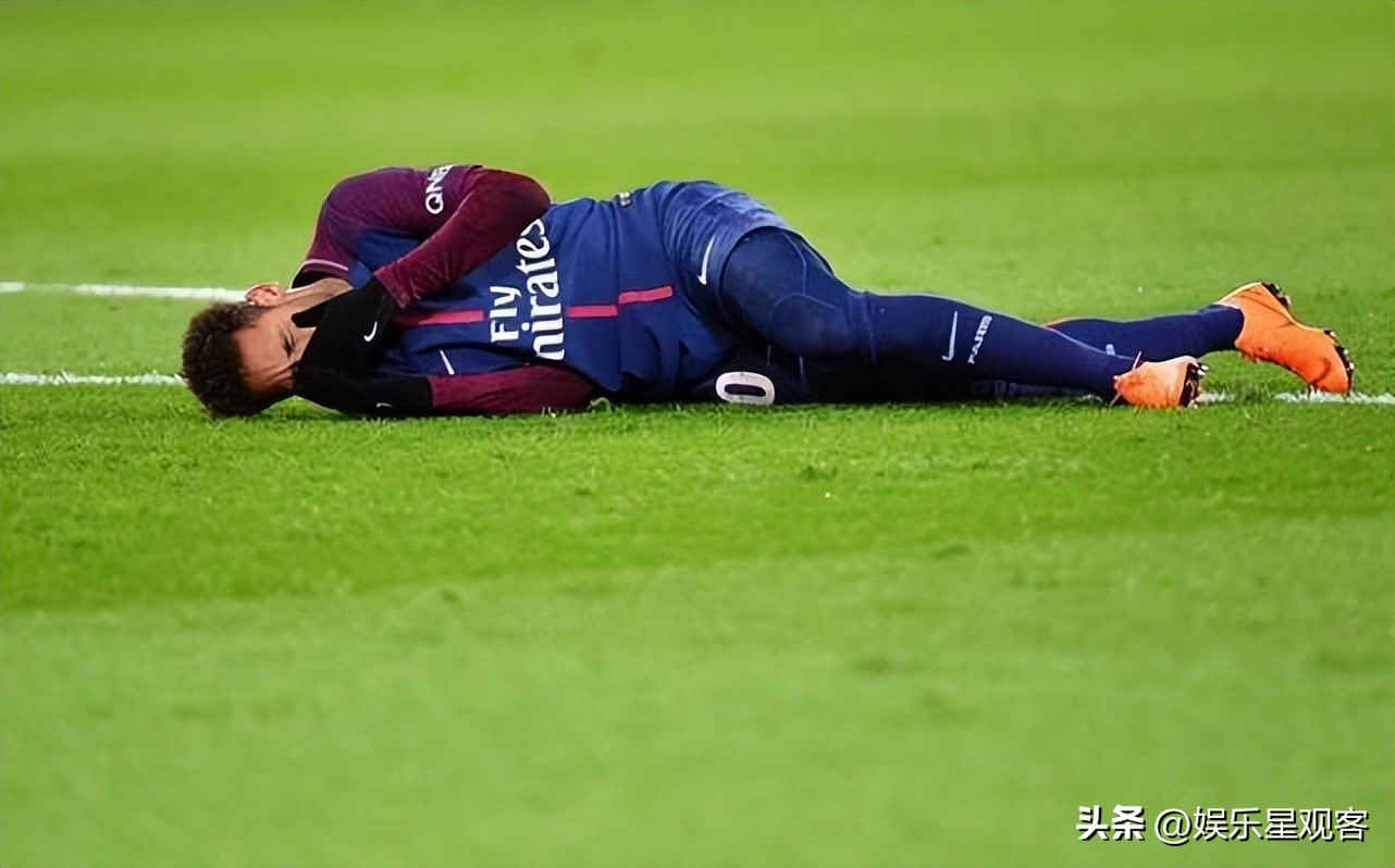 足坛各个最高荣誉,现役足坛收入最高的前十名球员