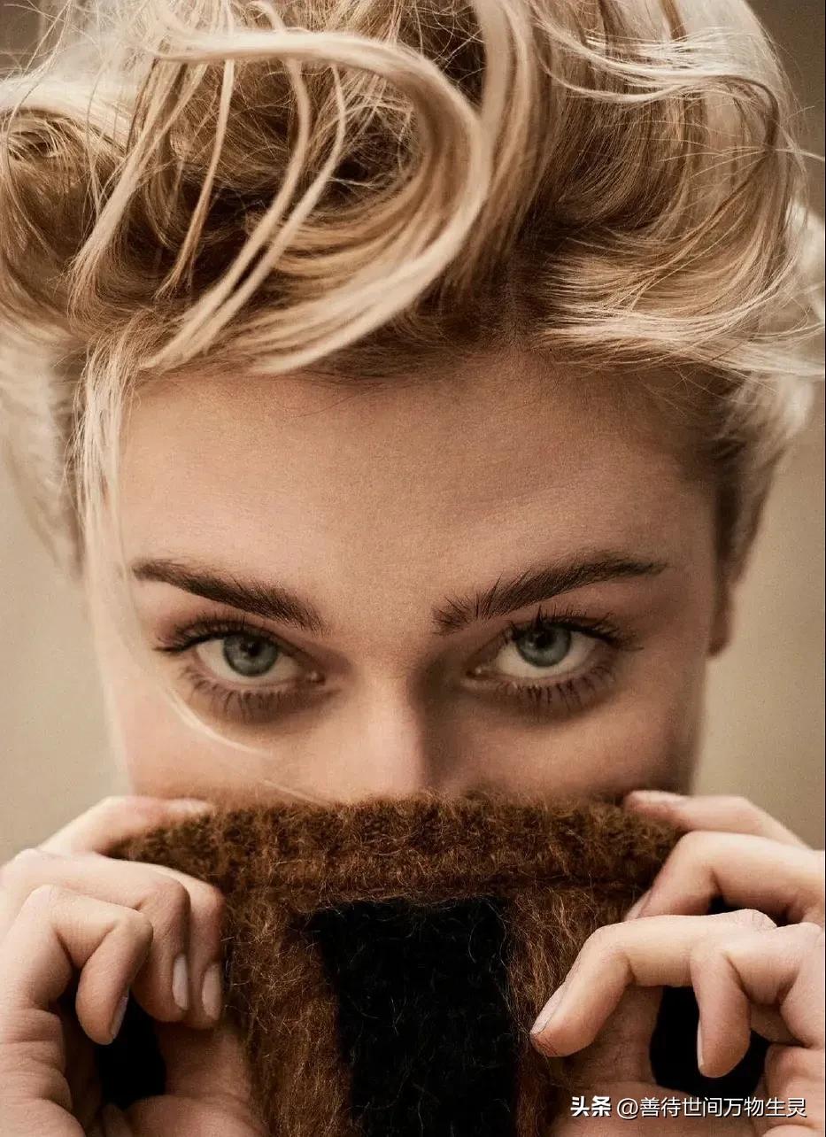 伊丽莎白德比茨基图片,伊丽莎白德比茨基与米歇尔