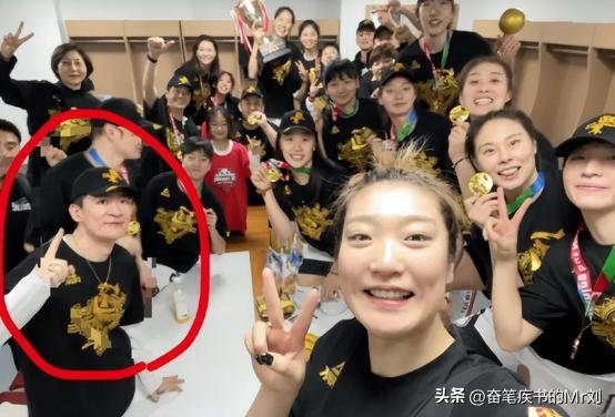 女篮李梦与领队张隆之间的关系,女篮前领队张隆被曝出轨