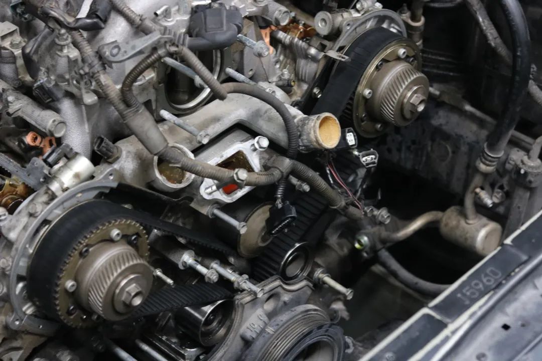 雷克萨斯ls430翻新修复,雷克萨斯ls430老车翻新作业