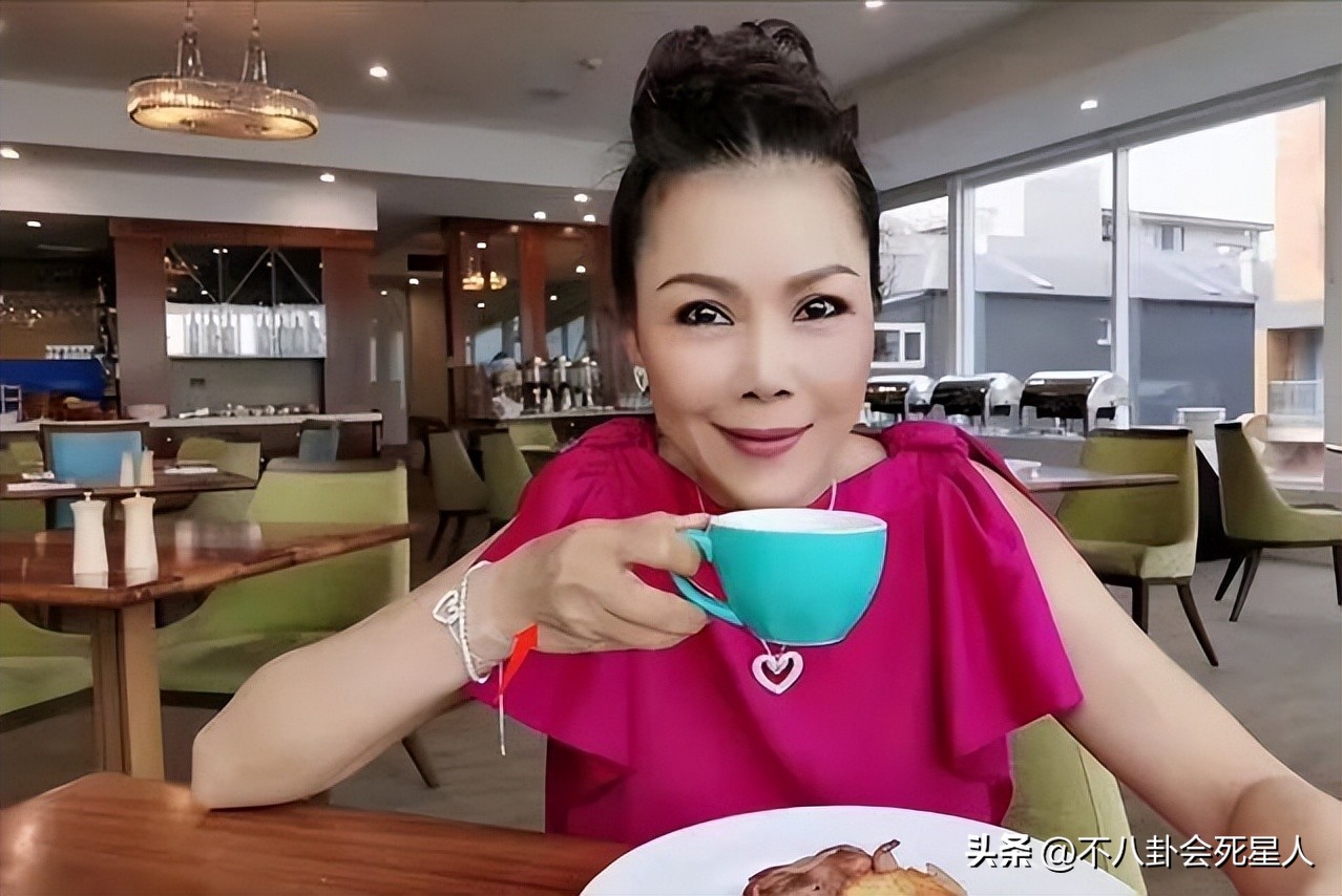 8位老牌明星晚年回归普通人生活,5位移居国外明星现状