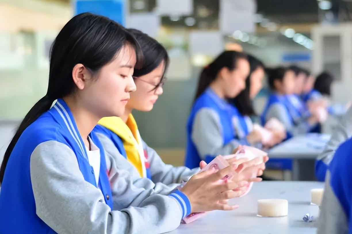 同样都是靠手艺吃饭，职高学生和高职学生的差距，不只是一星半点