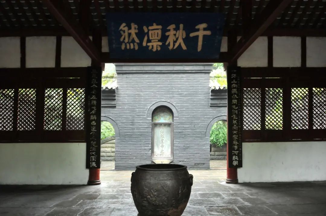 写三国的诗词那么多,三国的经典诗词