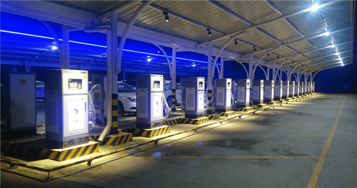 建一个充电桩能赚多少钱,自己建充电桩一年能赚多少钱