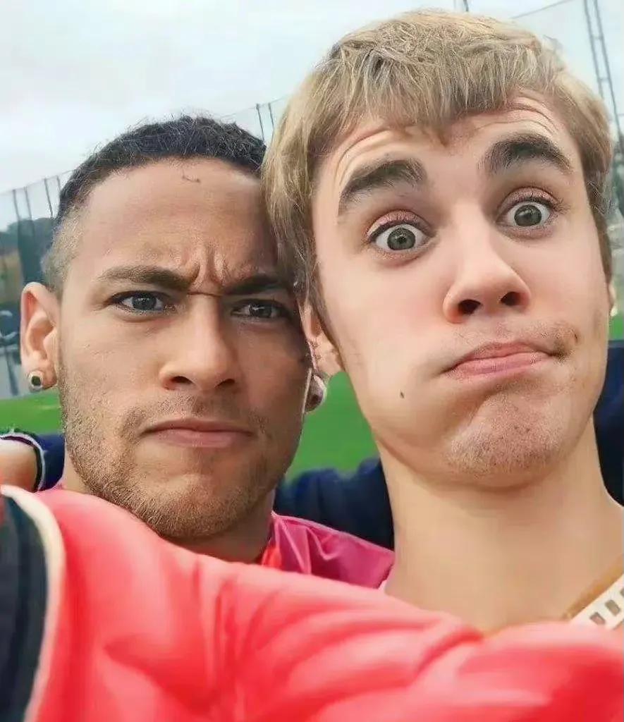 海莉比伯詹娜沙漠度假,海莉比伯沙滩度假