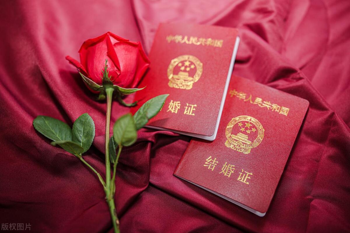 十二星座十月下旬桃花运,十月份遇到正缘的星座