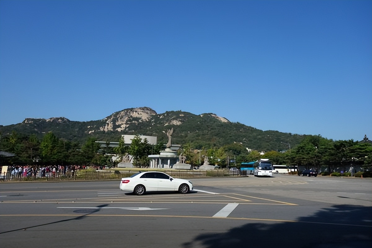 首尔景福宫游记,韩国景福宫和青瓦台在一起吗