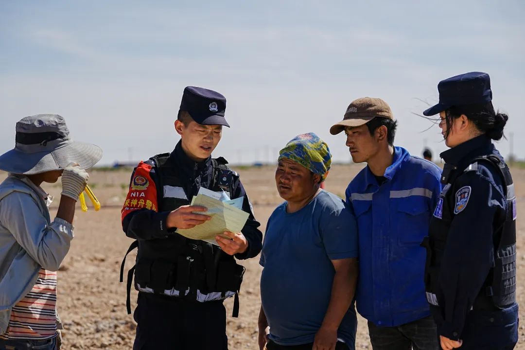 列阵大漠护凯旋，见证神舟十五号载人飞船返回舱平安“回家”