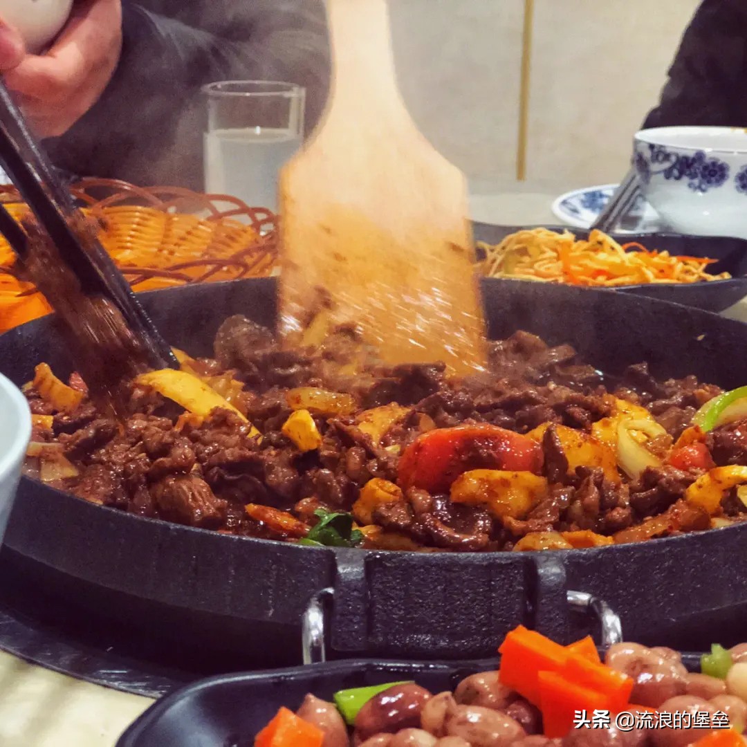 东北冻梨是南方人的暗黑美食,东北的美味特色菜