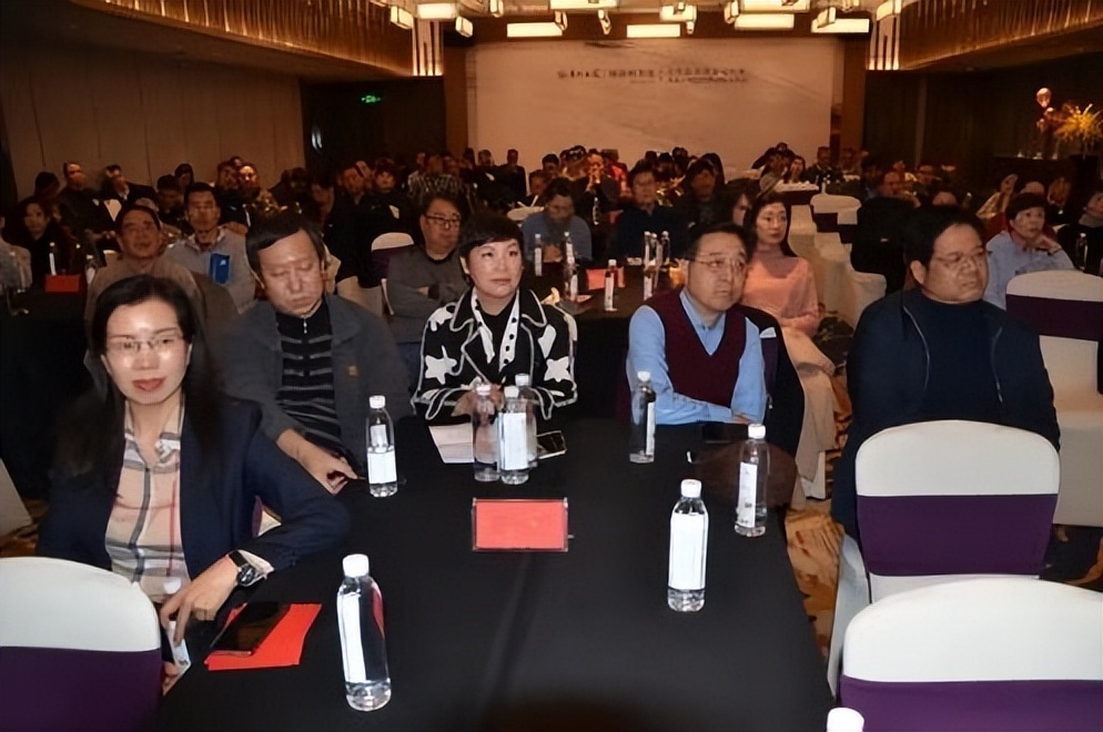 让红色基因薪火相传视频,让红色的基因传承万代千秋演讲