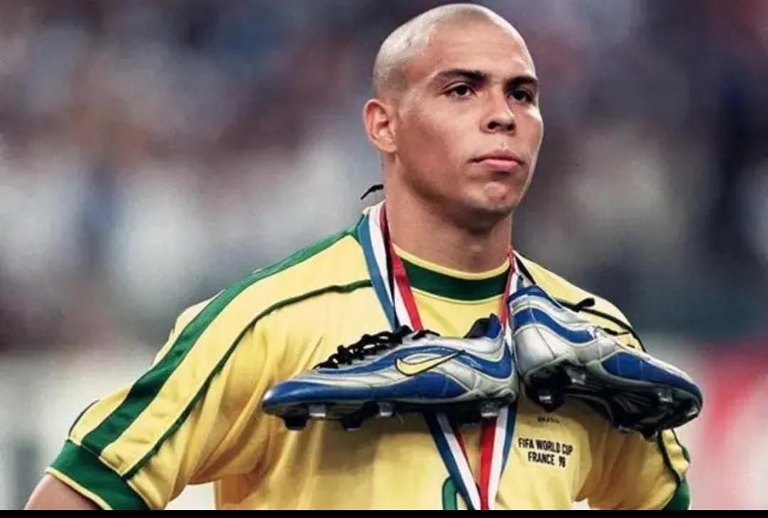 大罗巅峰时期防守强吗,罗纳尔多大罗巅峰在哪个球队