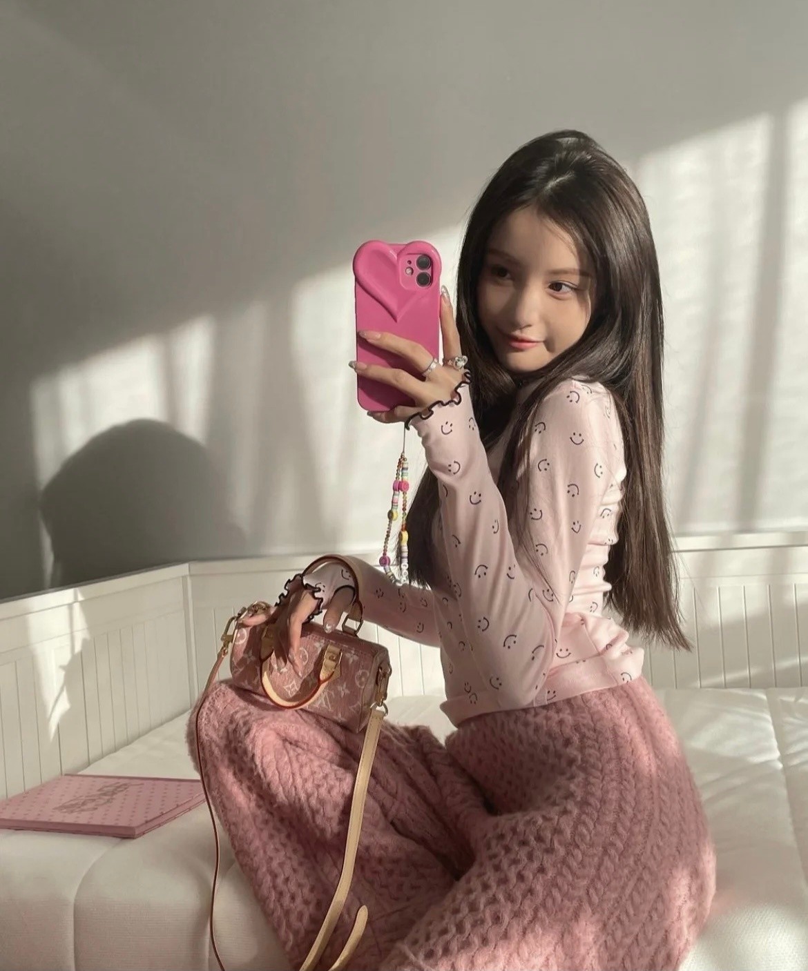 林小宅一身休闲装不失少女心,林小宅牛仔裤穿搭