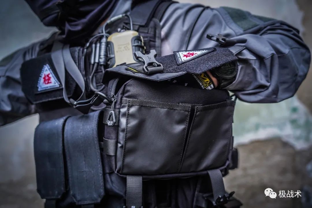 泰酷辣！机能与战术的结合，奈特科尔-SLB05机能通勤挎包丨评测
