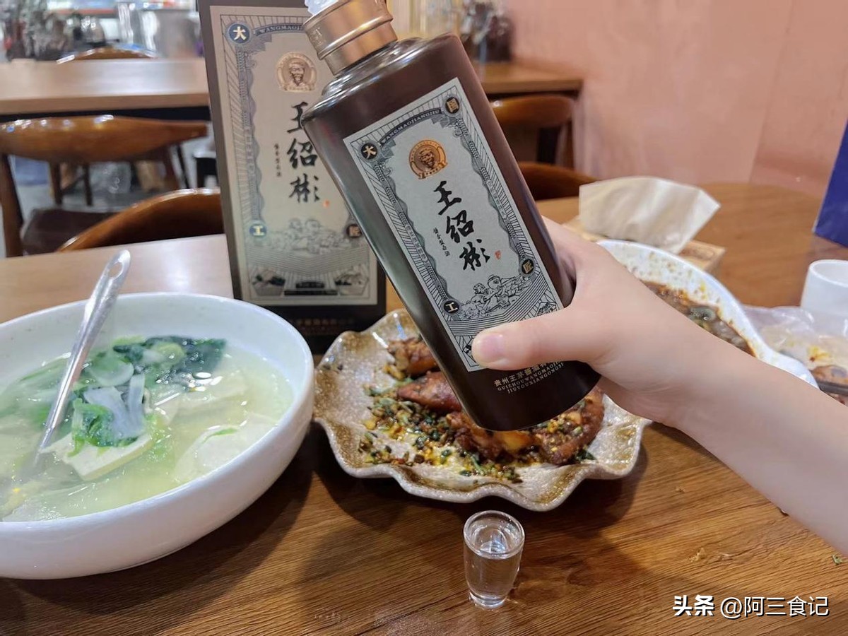 茅台镇十大平民酱香酒纯粮酱香酒,贵州茅台镇高端酱香酒推荐