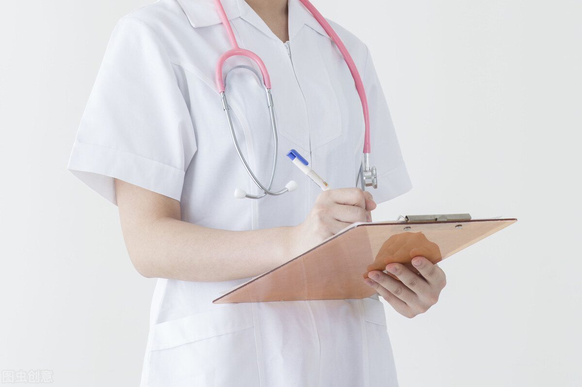 增生性外阴白斑是什么原因,外阴白斑和外阴增生一样的吗