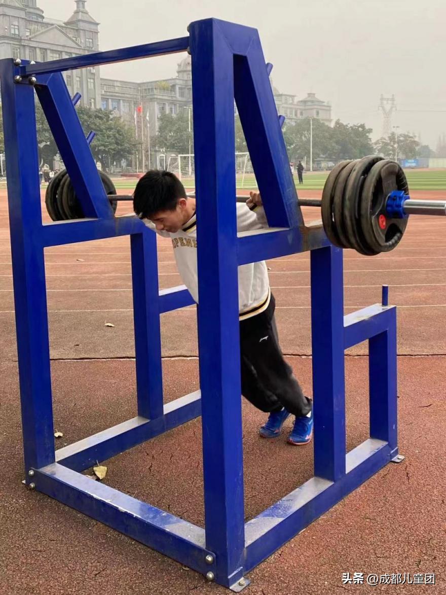 从教16年，带出3名高考体考满分学生，他说“体育升学”这条路，选择学校很重要