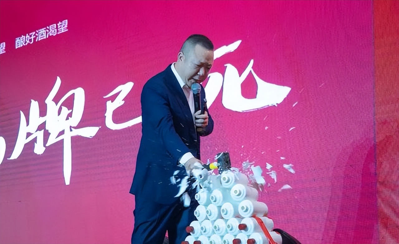 卖酒的店铺有什么猫腻,一次卖酒进货的真实感受