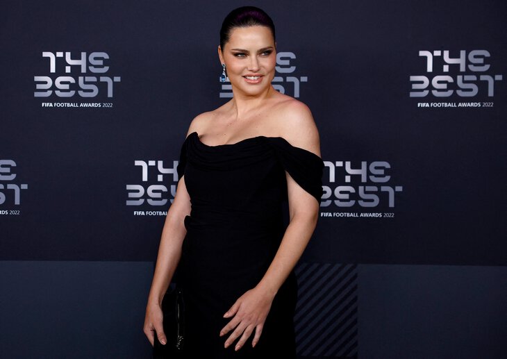 黑酷梅西，粉红摩根，国际足联颁奖典礼上的足坛时尚圈