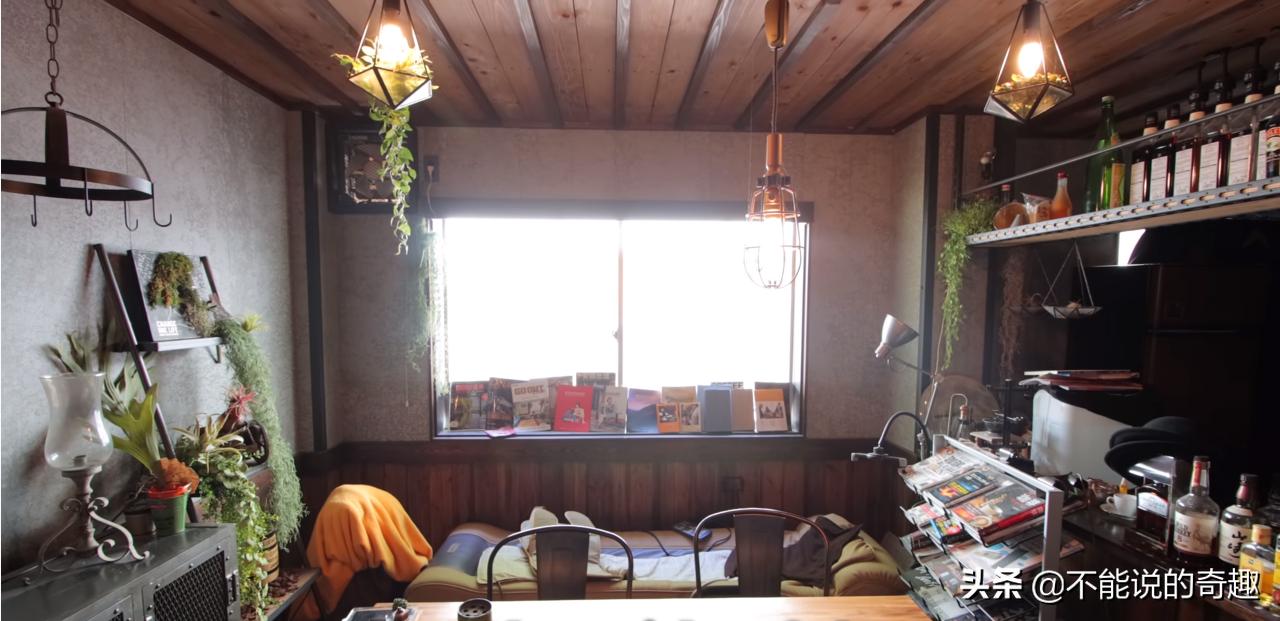 他住在日本深山一间废弃了的学校里7年，活成了许多人追求的样子