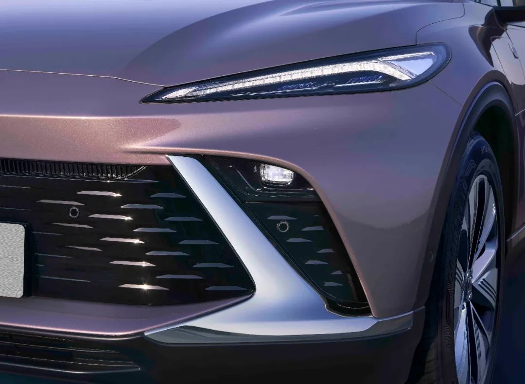 颜值和配置真的能打，别克E4纯电轿跑SUV上市