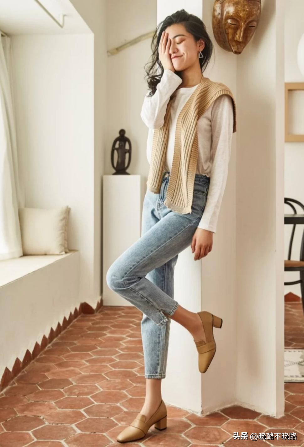 现在乐福鞋穿搭,今年乐福鞋流行亮皮还是哑光