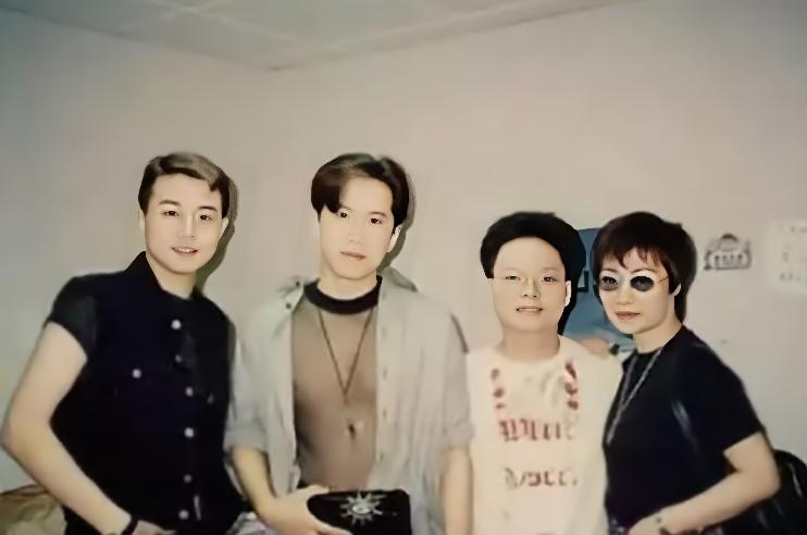 毛宁在90年代在乐坛什么地位,华语乐坛顶流毛宁