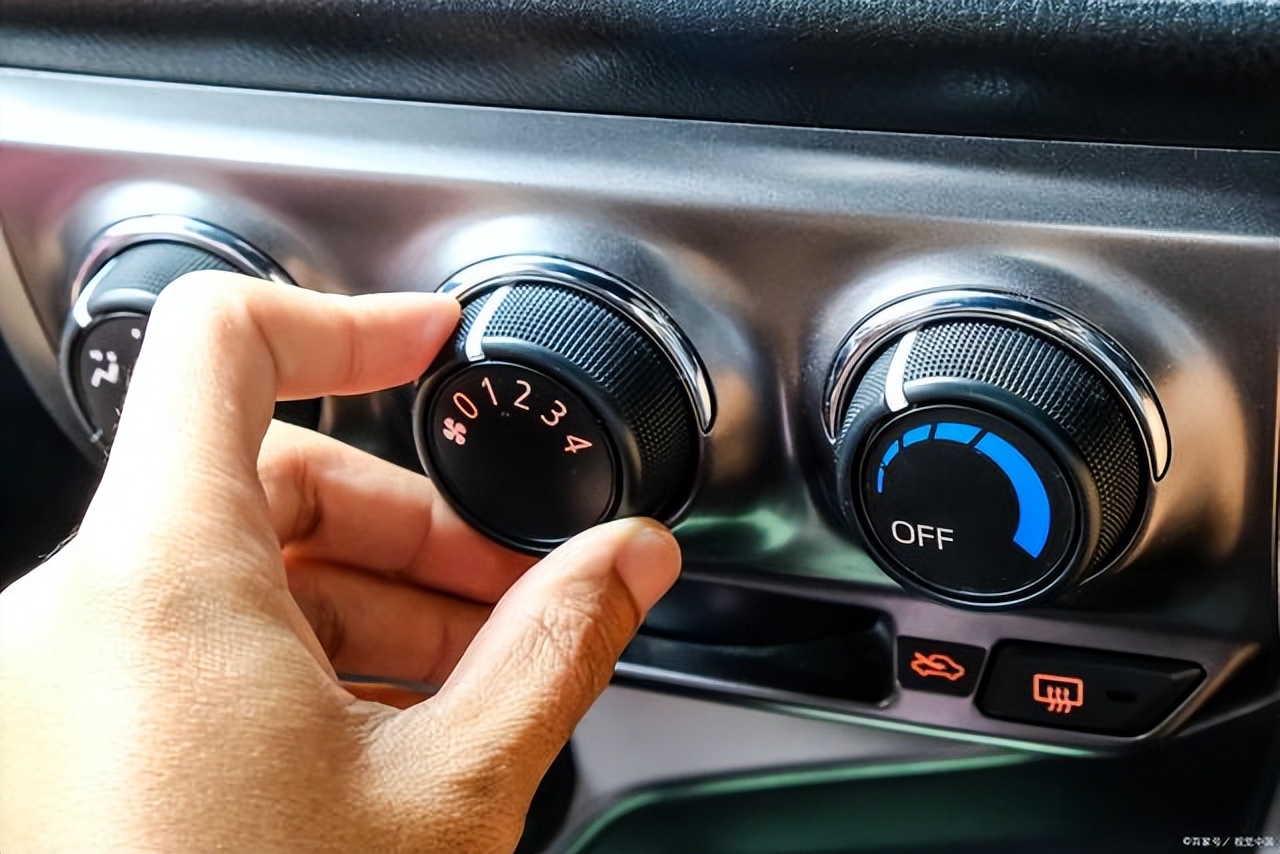 开车十年抓方向盘,车除雾不管用窗有雾怎么办