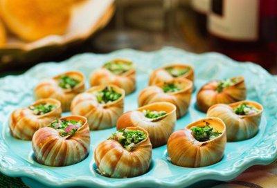 非洲大蜗牛入侵美国，每年可产5窝，花费数百万美元没法治理