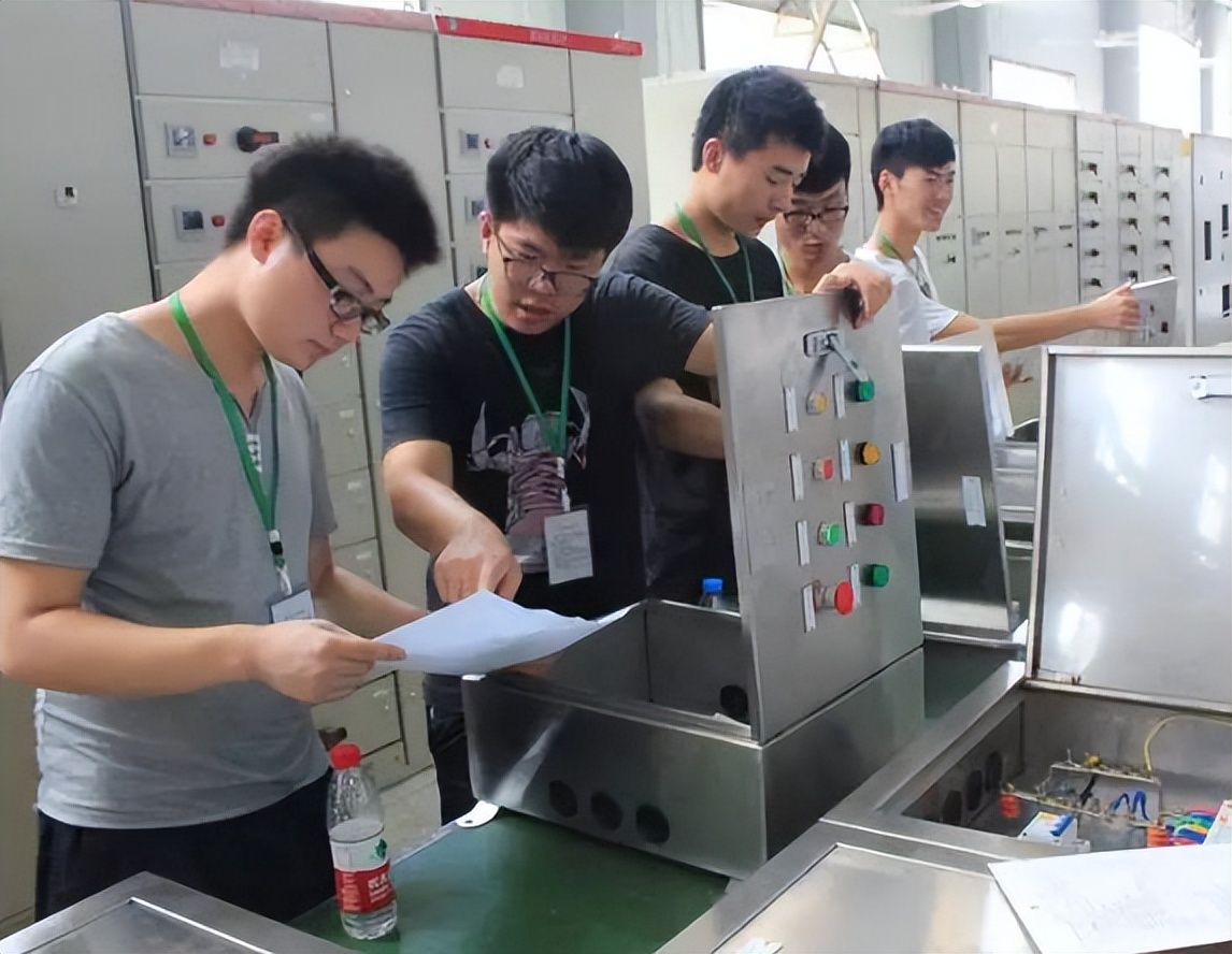 2024年高考计算机还是热门专业吗,高考计算机专业成为热门专业