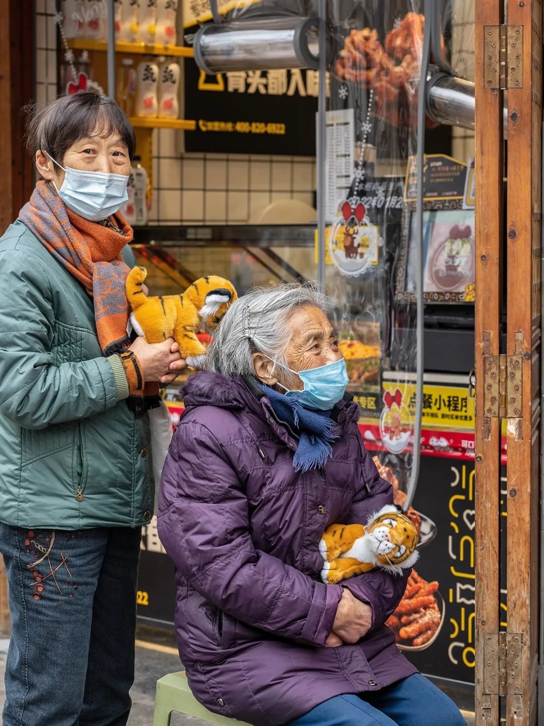 尼康z系列挂机镜头,尼康z24-200和24-120哪个好