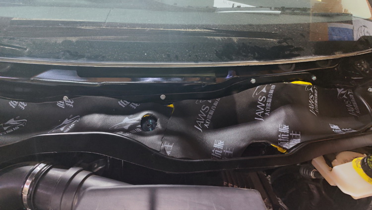 北京奔驰v260隔音改装效果,奔驰v260隔音改装郑州