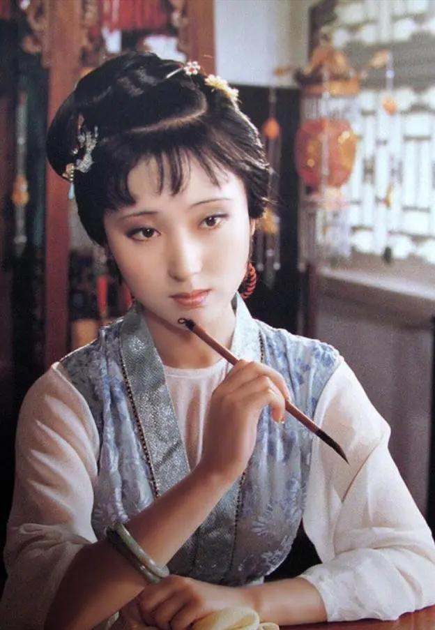 李娜从歌坛一姐到出家为尼,歌手李娜出家为尼的原因是什么