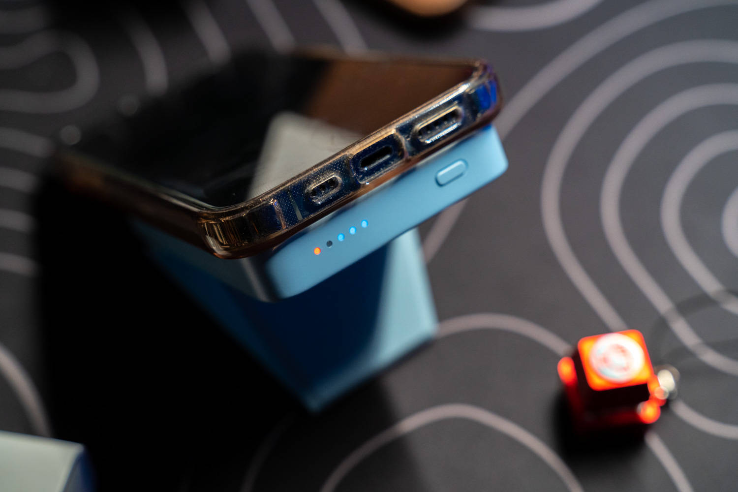 摩米士磁吸充电宝开箱远峰蓝,618买啥东西都优惠吗