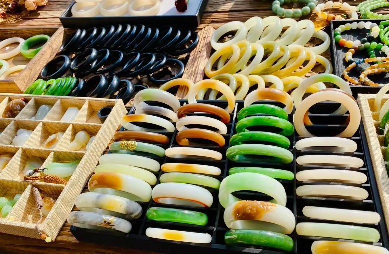 物有所值黄金,两千价位的和田玉手镯