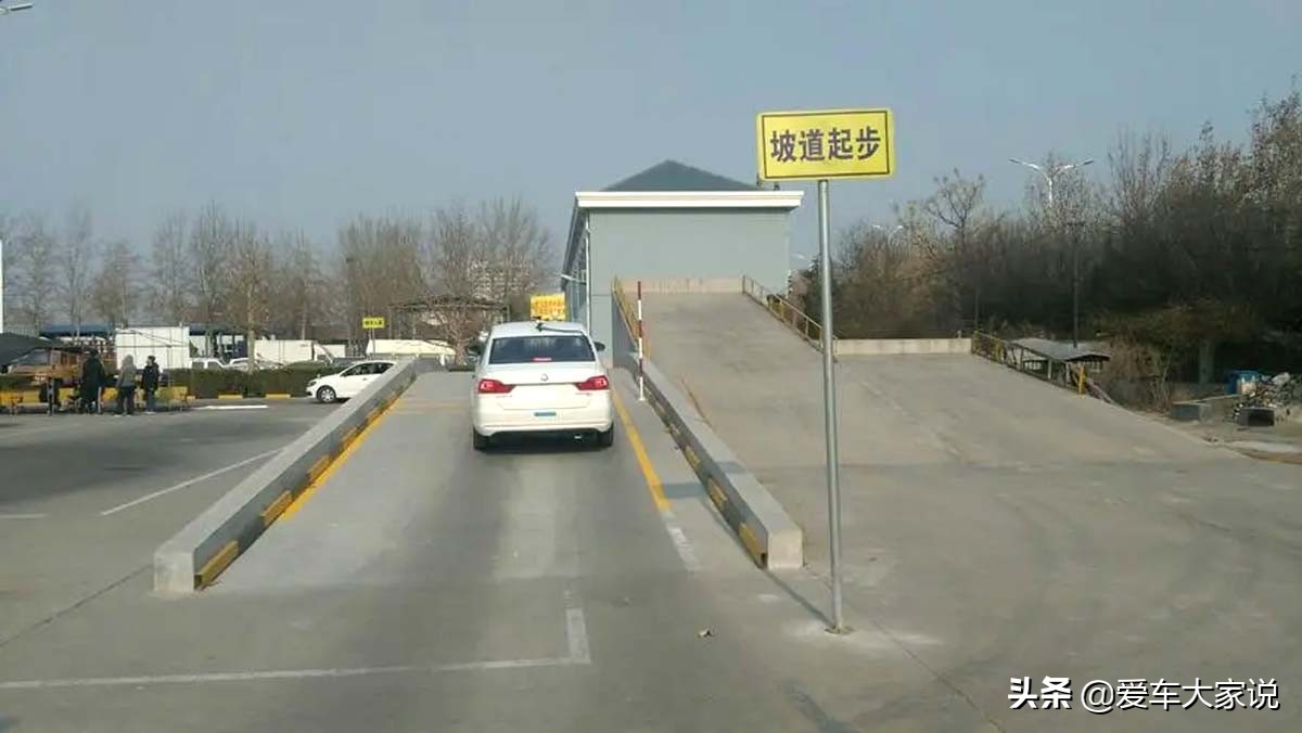 新手手动驾驶实用技巧,新手开车手动挡的正确操作方法