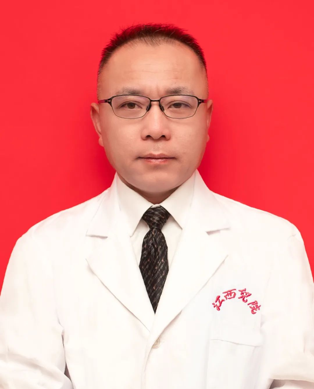 【警惕】10岁女童*体下**渗液5年，医生竟从私密处取出金属球