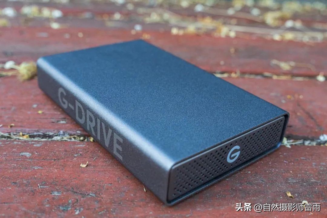 适合拍视频对焦快的相机,适合摄影剪辑存储的固态硬盘