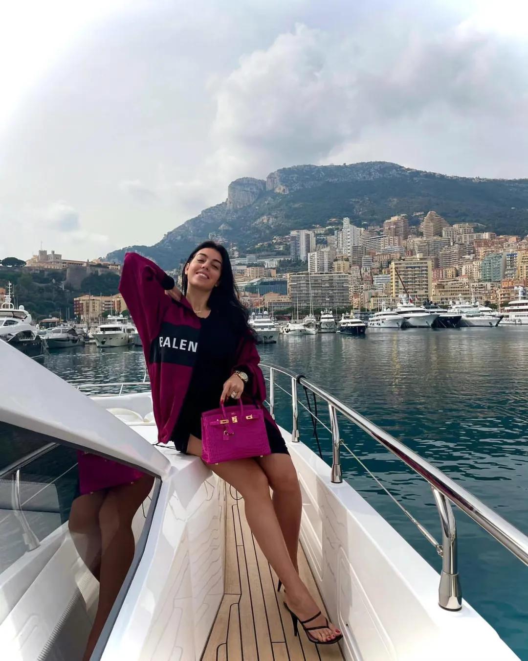 c罗现任女友乔治娜身高,c罗和女友乔治娜竟是一见钟情