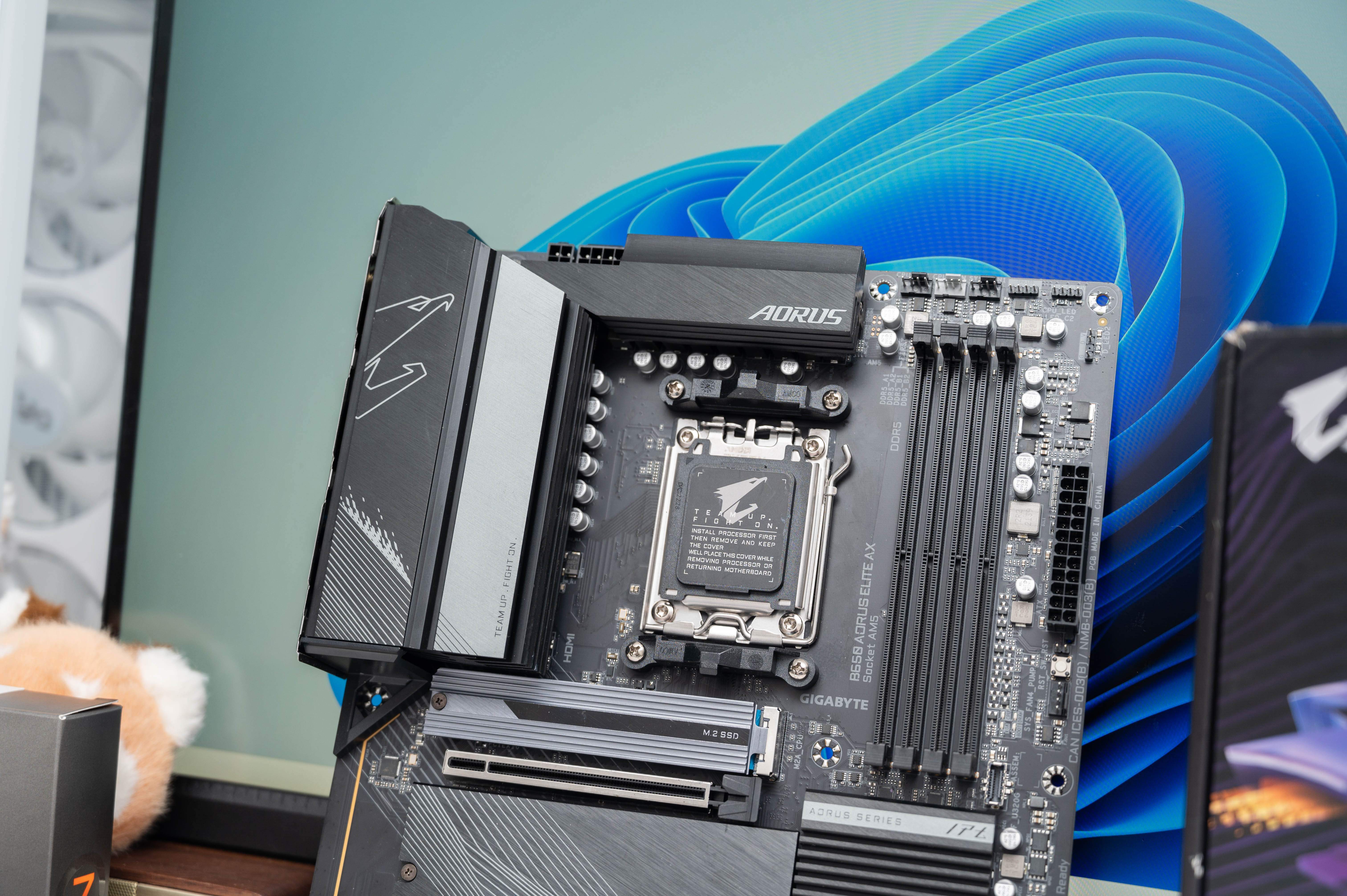 技嘉小雕d5b760maeliteax,zen4新品