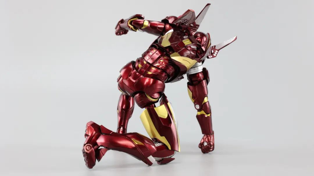 钢铁侠的最强战甲是哪个,钢铁侠最强战甲vs蝙蝠侠最强装甲