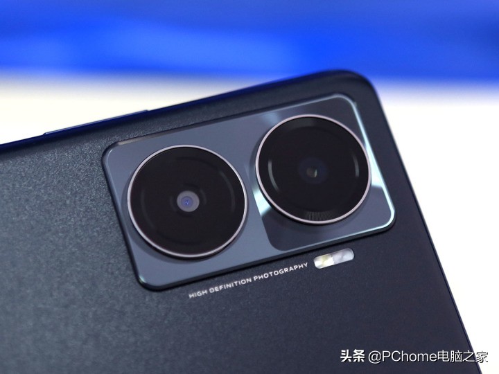 vivoy77是双引擎闪充吗,vivoy77双芯闪充手机