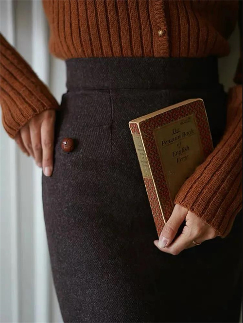 不同肤色的人怎么选择适合的颜色,不同肤色该怎么选棕色