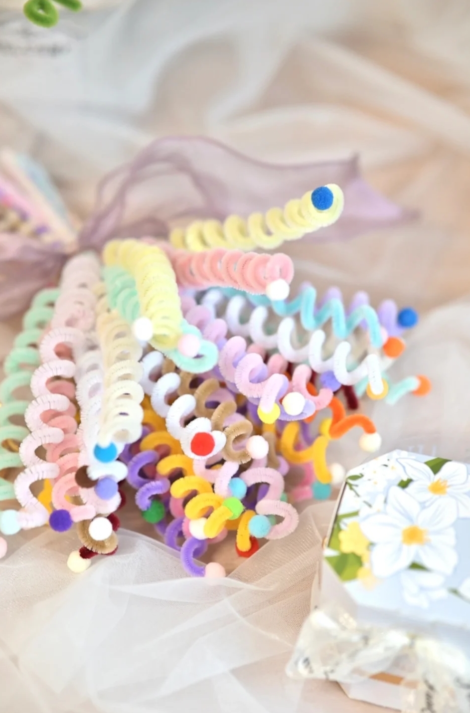 扭扭棒做什么适合摆摊,扭扭棒手工制作容易赚钱吗