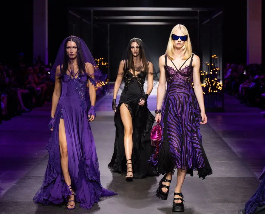 米兰时装周入选前十唯一华人,米兰时装周第一排坐的谁