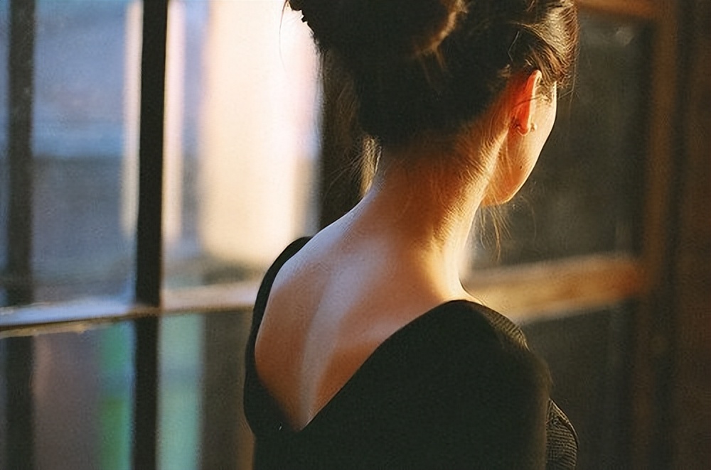 一个女人的无奈和委屈朋友圈句子,女人心凉了委屈心酸的句子朋友圈