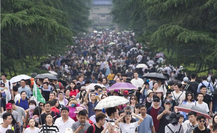 杭州西湖免门票收入及客流量,杭州西湖免门票后经济收入多少