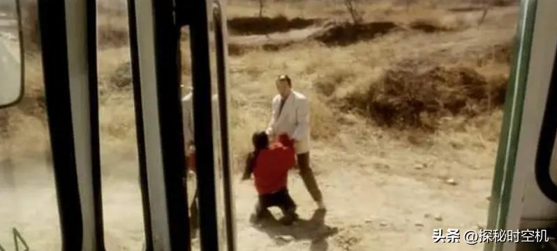 1994年，江苏大巴车2名女孩遭8人性侵四小时，全车40人无一反抗