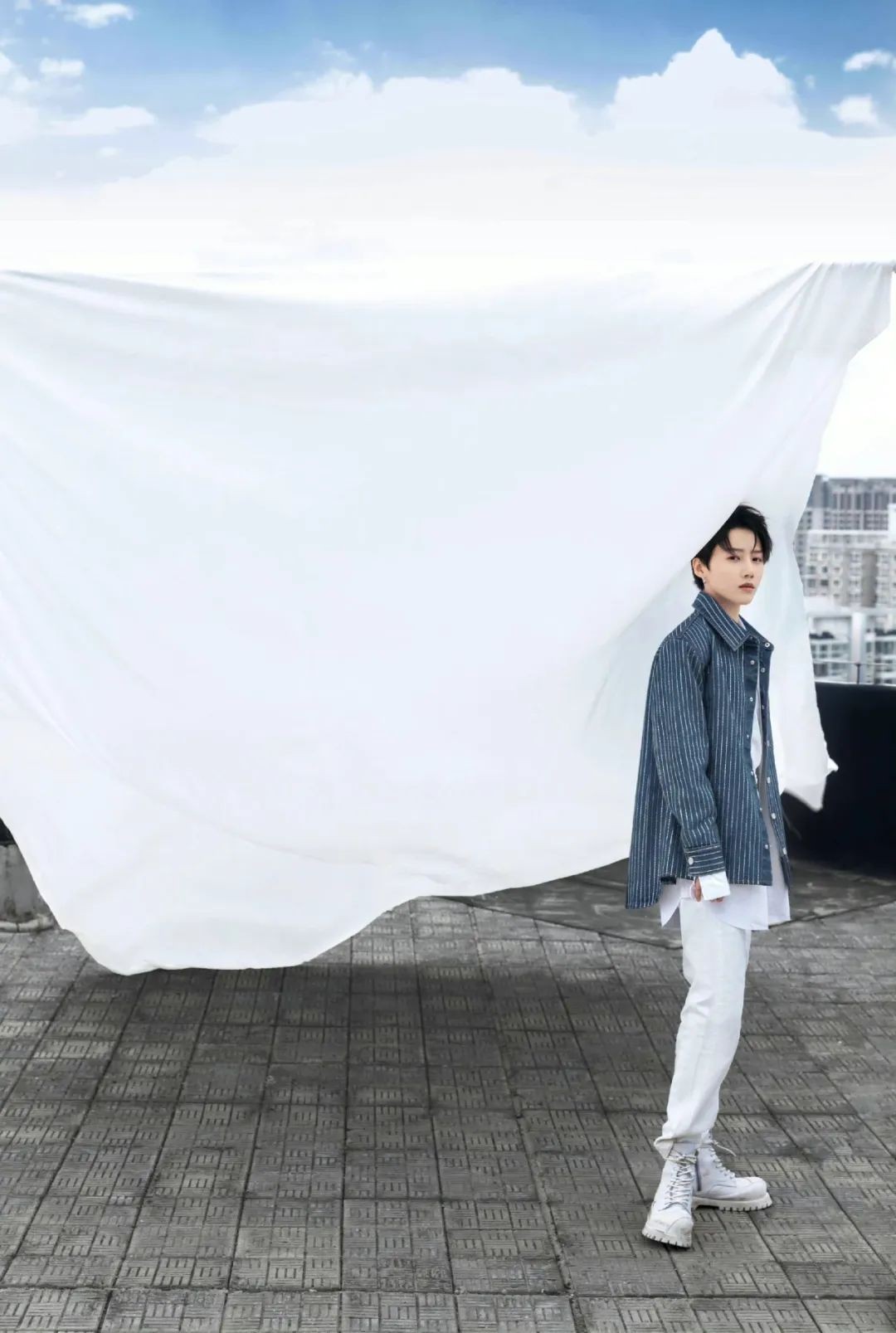 秋款牛仔外套怎么穿好看又时尚,秋天大版牛仔外套怎么搭配好看