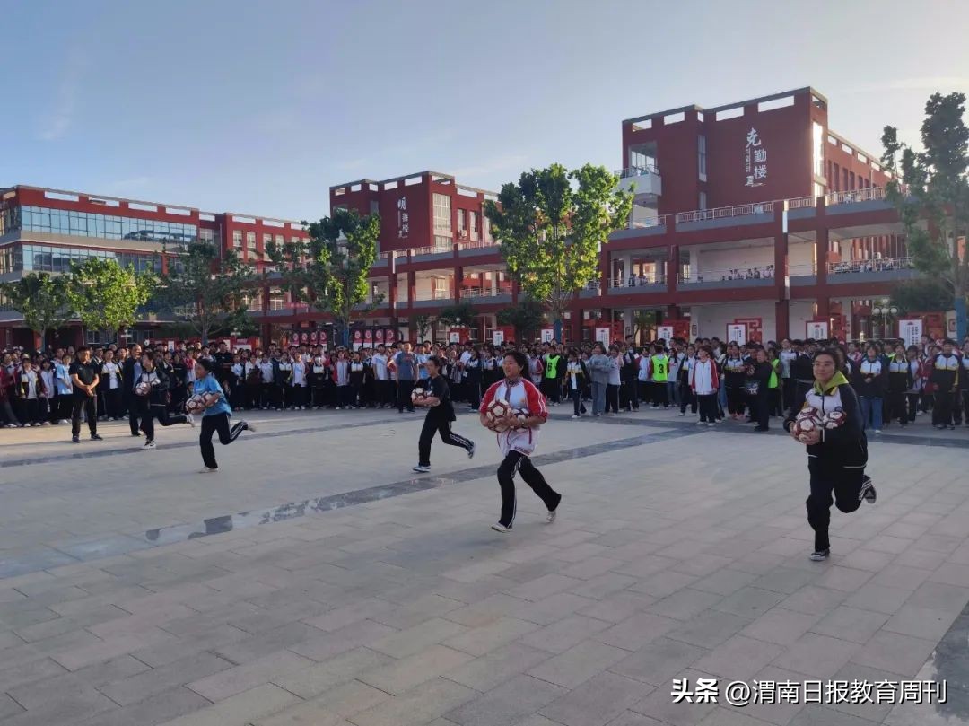 嗨起来广场舞比赛,趣味运动会嗨起来视频